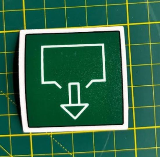 50 x 50 mm Leksan Mat Kumlu (Yeşil Renkli) Folyo Türü: 250 Mikron Mat (Kumlu) - (Polikarbon) En (mm): 50 Boy (mm): 50 Baskı Türü: UV BEYAZ + CMYK BASKI Çifttaraflı Bant - Laminasyon: 3M 468 MP Çift Taraflı Bant (130 Mic) resmi